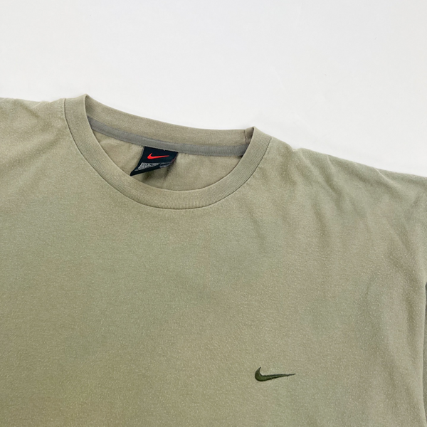 Vintage 90s Nike Basic tee